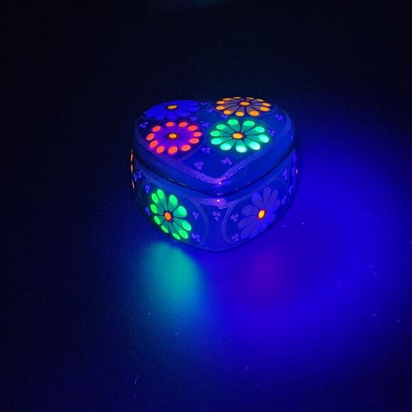 Heart Shape Terracotta Trinket Box Colorful Mexican Pottery UV Glow - Picture 10 of 10